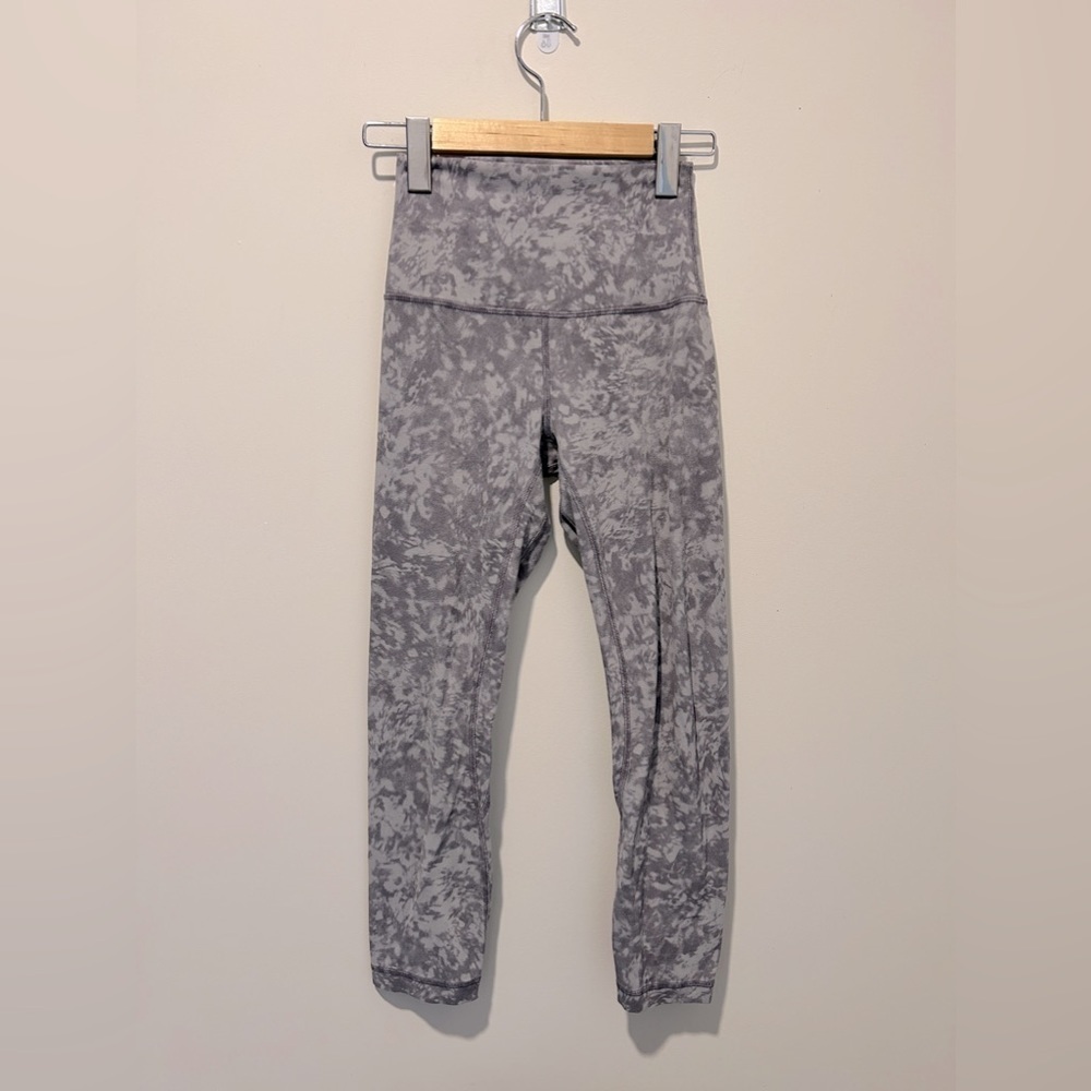 Lululemon Align Crop *21" Summer Shade Ice Grey Multi - size 2 - Picture 3 of 7